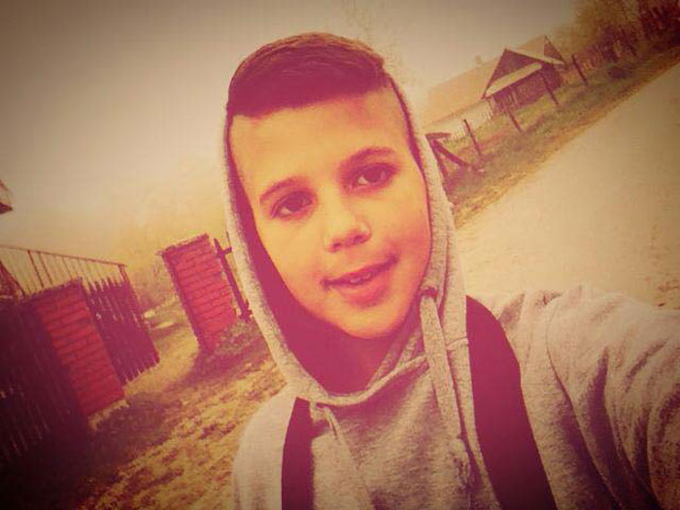 Дечака убила струја док се пео на далековод